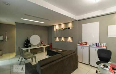 Imagem: A casa possui 7 Dormitórios, 2 Suítes, 4 Banheiros, 2 Vagas