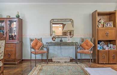 Imagem: A casa possui 3 Dormitórios, 1 Suíte, 4 Banheiros, 2 Vagas