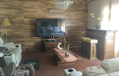 Imagem: A casa possui 4 Dormitórios, 1 Suíte, 4 Banheiros, 6 Vagas