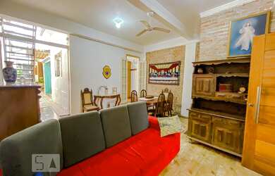 Imagem: A casa possui 4 Dormitórios, 3 Suítes, 5 Banheiros, 4 Vagas