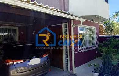 Imagem: A casa possui 3 Dormitórios, 2 Suítes, 3 Banheiros, 1 Vaga