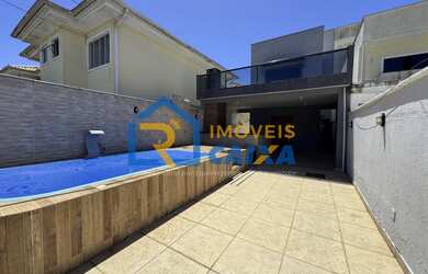 Imagem: A casa possui 3 Dormitórios, 2 Suítes, 4 Banheiros, 2 Vagas