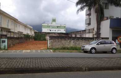 Imagem: O terreno possui 570m² de Área e está localizado em Água