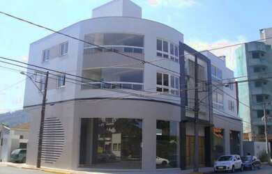 Imagem: O apartamento possui 2 Dormitórios, 1 Suíte, 1 Banheiro, 1