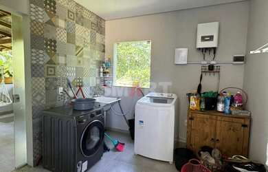 Imagem 16: Casa com Piscina no Terraço e Ampla Área Externa no Bairro Ilha da Figueira