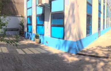 Imagem: O depósito à venda possui 5 Vagas na garagem e 901m² de Área