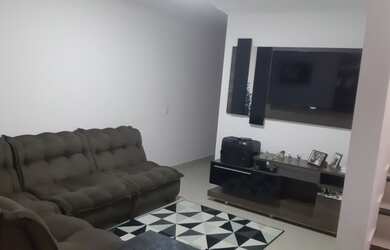 Imagem: A casa possui 2 Dormitórios, 1 Banheiro, 1 Vaga na garagem