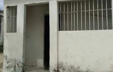 Imagem: A casa possui 2 Dormitórios, 1 Banheiro e está localizado