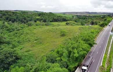 Imagem: A chácara possui 126.000m² de Área, Churrasqueira e está