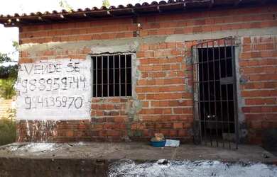 Imagem: A casa possui 1 Dormitório e 1 Banheiro e está localizado