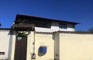 Imagem: A casa possui 2 Dormitórios, 3 Banheiros, 1 Vaga na garagem