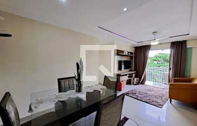 Imagem: O apartamento possui 3 Dormitórios, 1 Banheiro, 1 Vaga na garagem