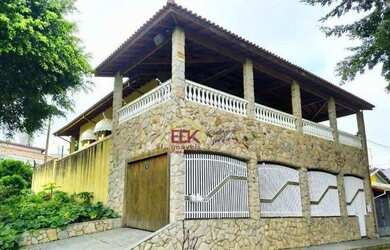 Imagem: A casa possui 5 Dormitórios, 5 Banheiros, 3 Vagas na garagem