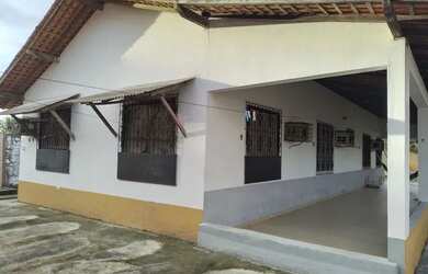 Imagem: A casa possui 3 Dormitórios, 4 Vagas na garagem e está localizado