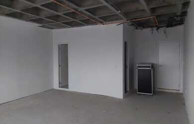 Imagem: O depósito possui 1 Vaga na garagem, 43m² de Área e está