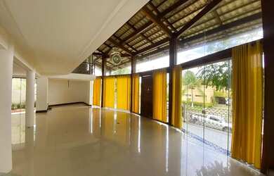 Imagem: A casa possui 3 Dormitórios, 4 Banheiros, 2 Vagas na garagem