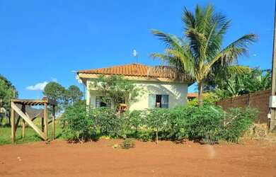 Imagem: A casa em condomínio à venda possui 3 Dormitórios, 2 Banheiros