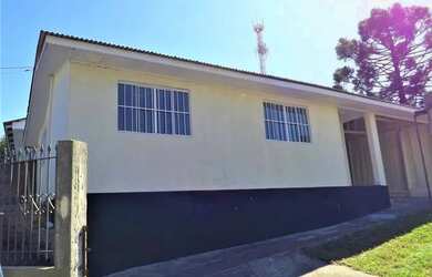 Imagem: A casa possui 2 Dormitórios, 2 Banheiros, 1 Vaga na garagem