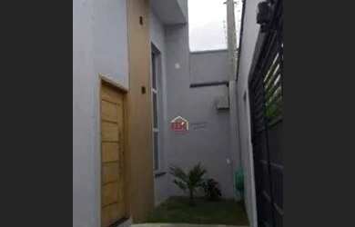 Imagem: A casa possui 3 Dormitórios, 3 Banheiros, 2 Vagas na garagem