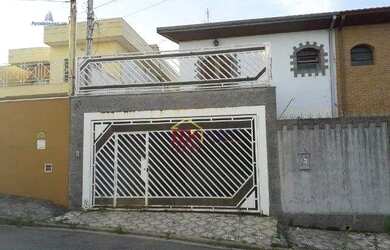 Imagem: A casa possui 3 Dormitórios, 3 Banheiros, 2 Vagas na garagem