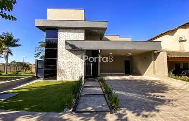 Imagem: A casa em condomínio possui 3 Dormitórios, 3 Banheiros, 3