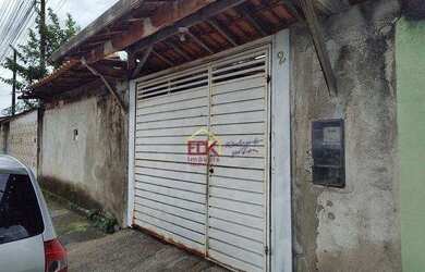 Imagem: A casa possui 2 Dormitórios, 2 Banheiros, 3 Vagas na garagem