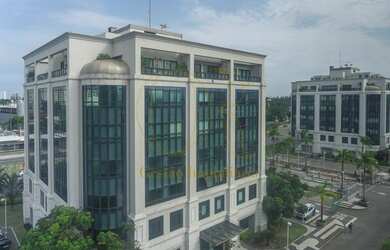 Imagem: O depósito possui 3 Vagas na garagem, 105m² de Área e está