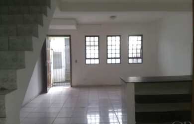 Imagem: A casa possui 2 Dormitórios, 1 Banheiro, 1 Vaga na garagem