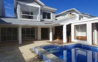 Imagem: A casa em condomínio possui 3 Dormitórios, 4 Banheiros, 3