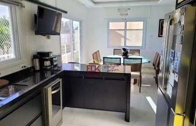 Imagem: A casa em condomínio possui 3 Dormitórios, 5 Banheiros, 2