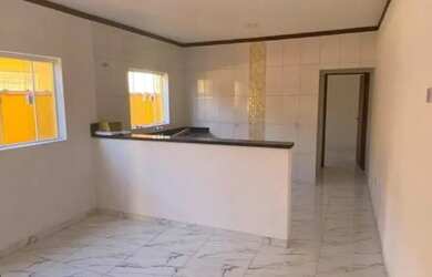 Imagem: A casa possui 2 Dormitórios, 1 Banheiro, 1 Vaga na garagem