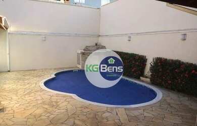 Imagem: A casa em condomínio possui 3 Dormitórios, 4 Banheiros, 4