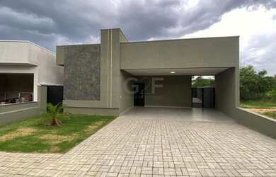 Imagem: A casa em condomínio possui 3 Dormitórios, 4 Banheiros, 4