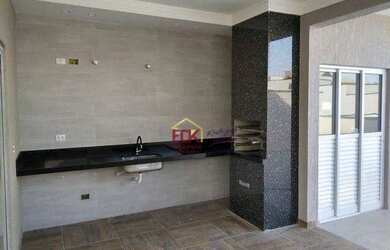 Imagem: A casa em condomínio possui 3 Dormitórios, 3 Banheiros, 4