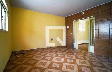 Imagem: A casa possui 2 Dormitórios, 2 Banheiros, 2 Vagas na garagem