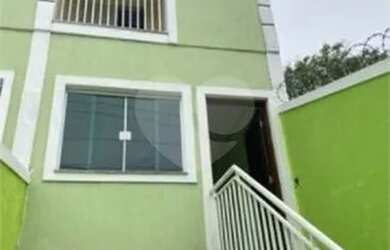 Imagem: A casa possui 3 Dormitórios, 3 Banheiros, 2 Vagas na garagem