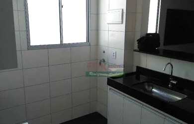 Imagem: O apartamento possui 2 Dormitórios, 1 Banheiro, 1 Vaga na garagem