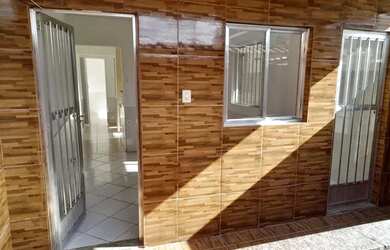 Imagem: A casa possui 1 Dormitório, 1 Banheiro e está localizado