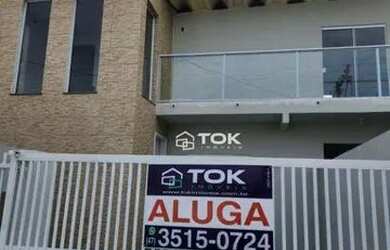 Imagem: A casa possui 2 Dormitórios, 1 Banheiro, 1 Vaga na garagem