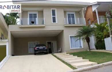 Imagem: A casa em condomínio possui 4 Dormitórios, 4 Banheiros, 2