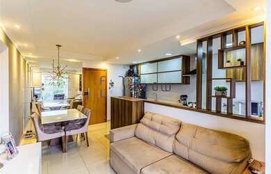 Imagem: O apartamento possui 3 Dormitórios, 2 Banheiros, 2 Vagas na