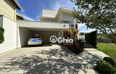 Imagem: A casa em condomínio possui 3 Dormitórios, 5 Banheiros, 4