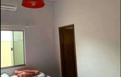 Imagem: A casa possui 2 Dormitórios e está localizado em Jaciara