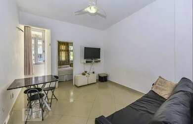 Imagem: O apartamento possui 1 Dormitório, 1 Banheiro e 53m² de Área