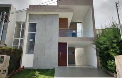 Imagem: A casa em condomínio possui 4 Dormitórios, 2 Banheiros, 2