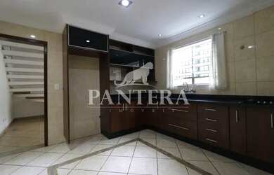 Imagem: A casa possui 2 Dormitórios, 2 Banheiros, 1 Vaga na garagem