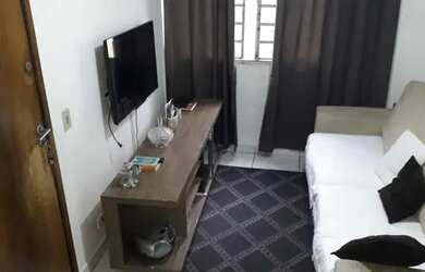 Imagem: O apartamento possui 2 Dormitórios, 1 Banheiro, 1 Vaga na garagem