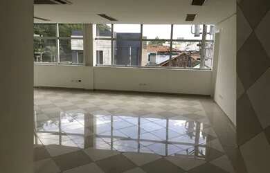 Imagem: O depósito possui 5 Vagas na garagem, 522m² de Área e está