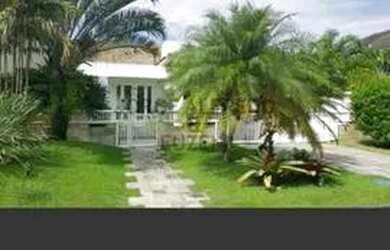 Imagem: A casa em condomínio possui 4 Dormitórios, 2 Banheiros, 4