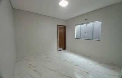 Imagem 5: Casa no Aleixo. Churrasqueira, Imóvel novo, 2 Vagas na garageme3 Dormitórios